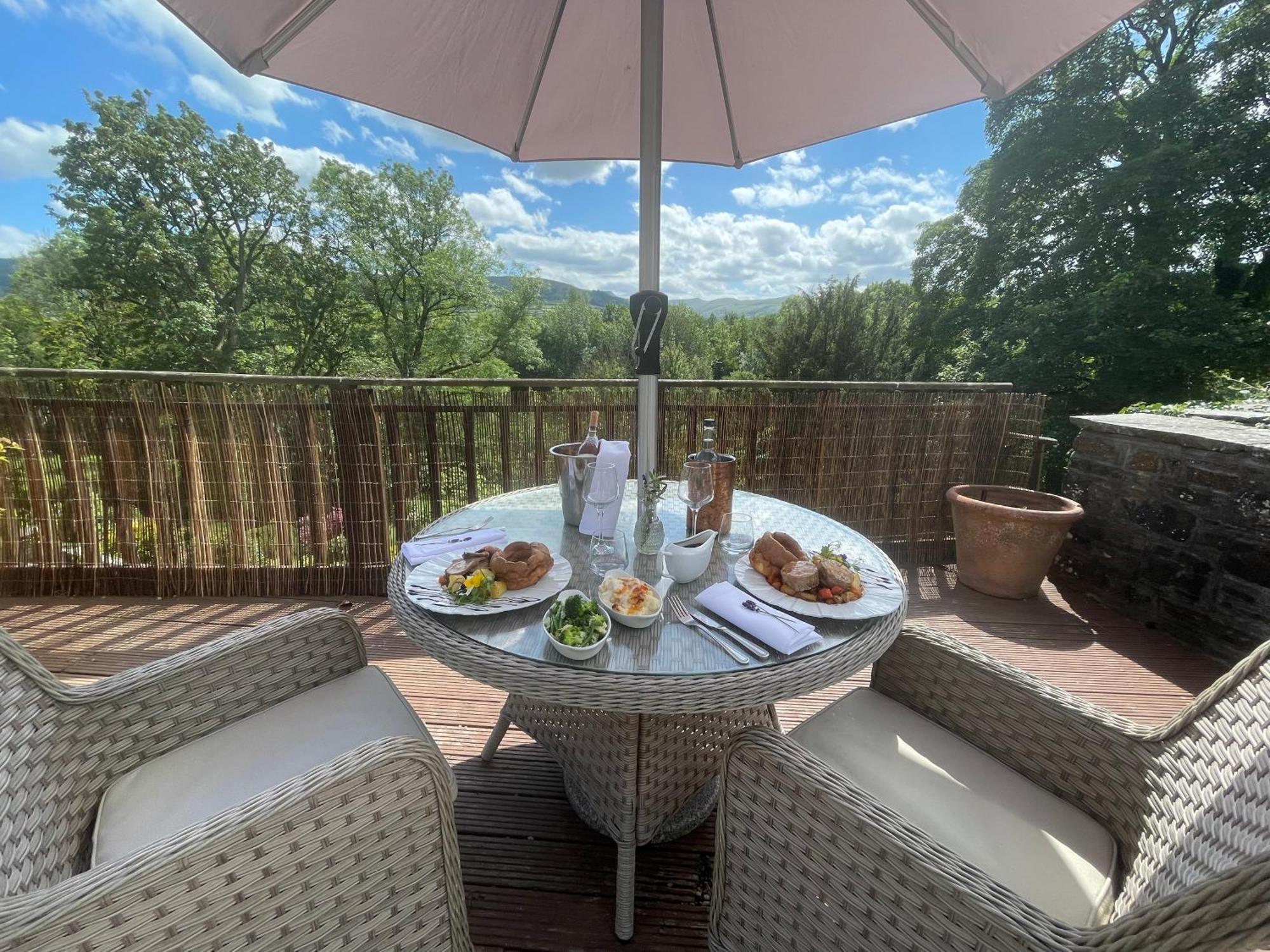 Peterstone Court Country House Restaurant & Spa Брекън Екстериор снимка