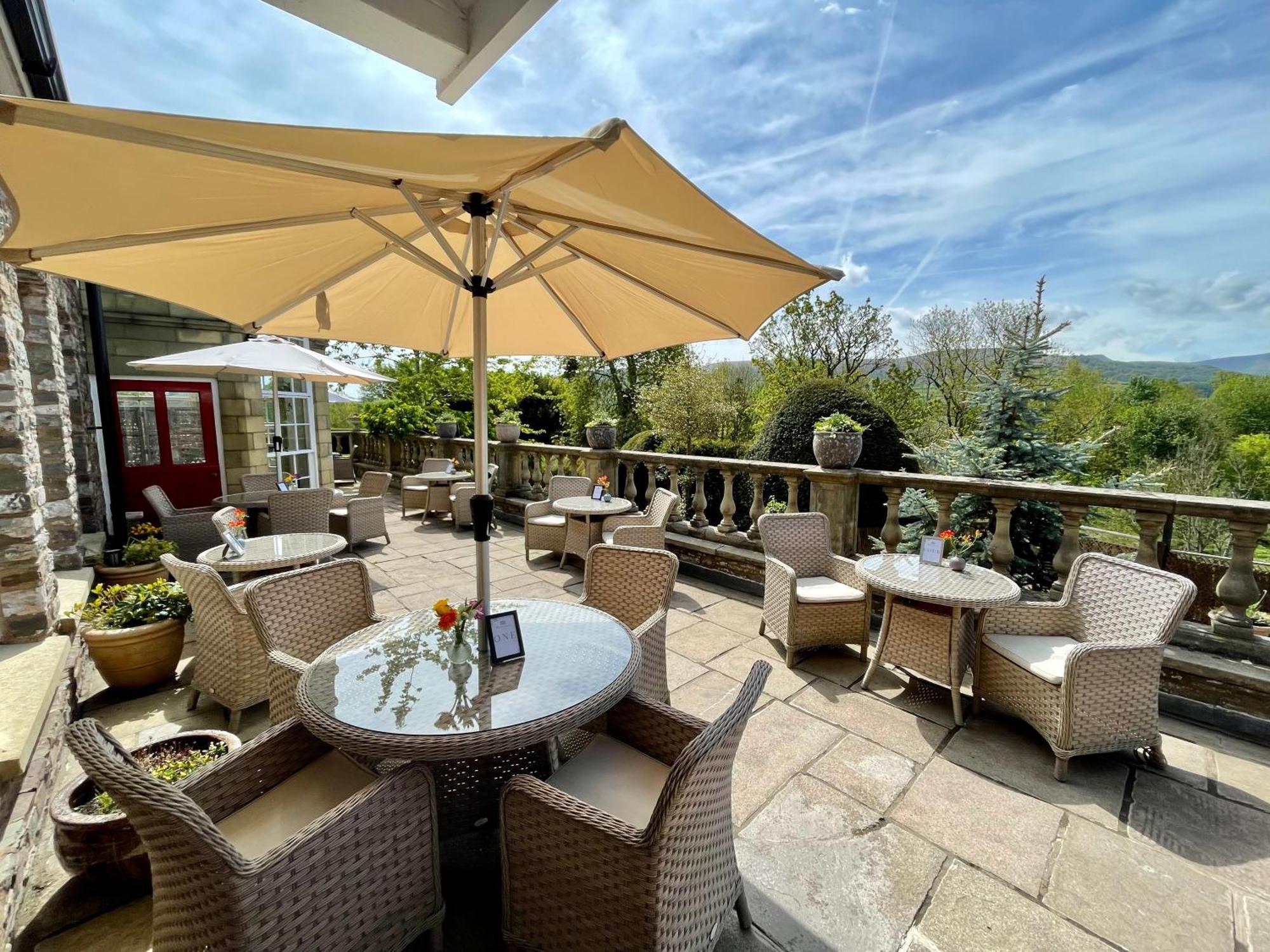 Peterstone Court Country House Restaurant & Spa Брекън Екстериор снимка